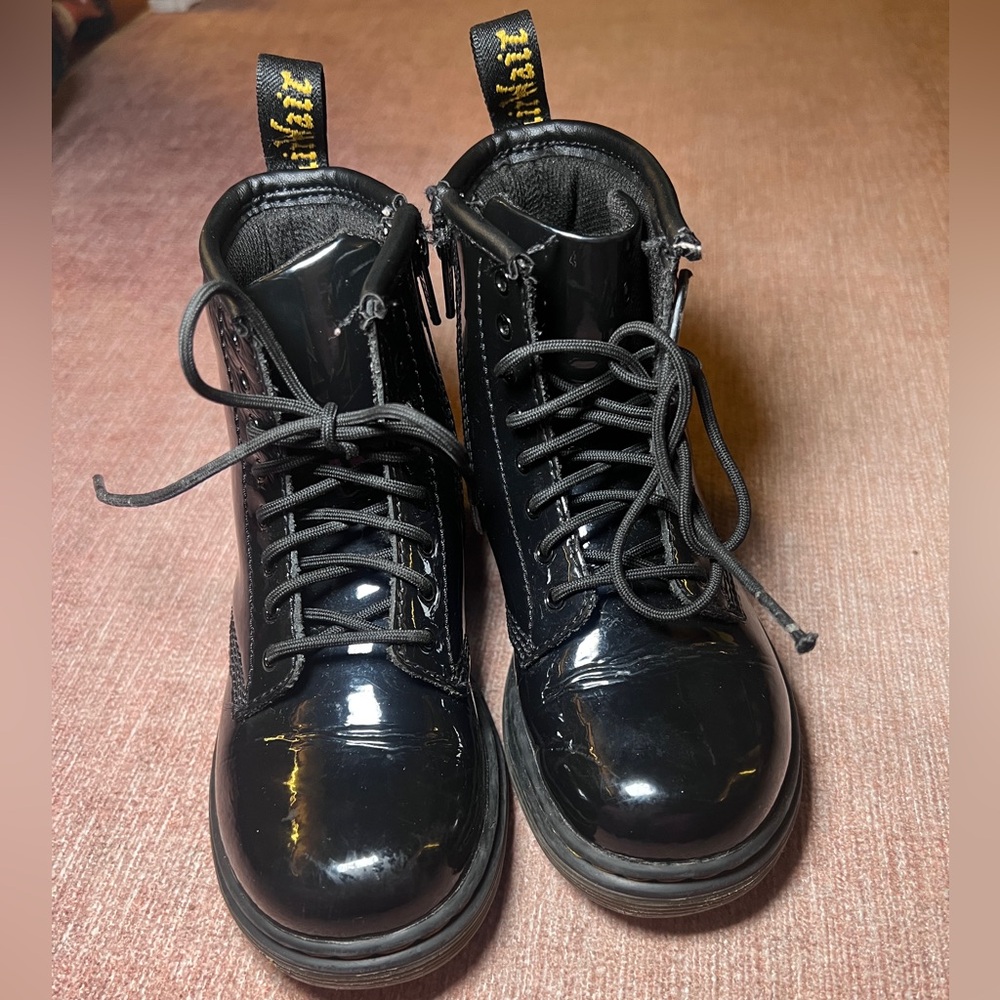 Dr. Martens Junior Black Patent Leather Zipper Toddler Size 10 Boots - Picture 3 of 6